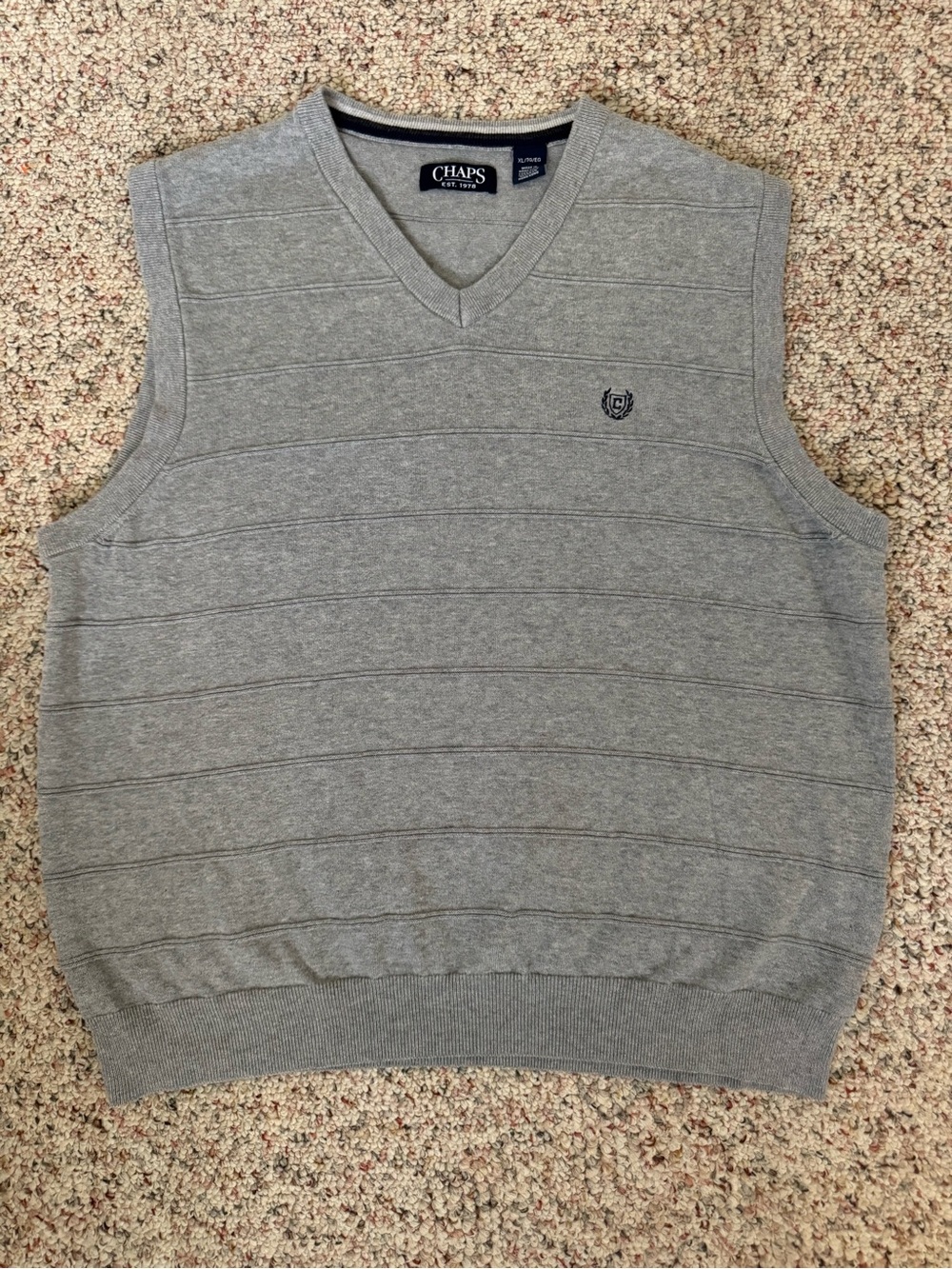 Chaps Men's Light Gray V-Neck Sweater Vest